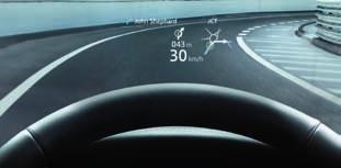 VYBERTE SI VÝBAVU NA PŘÁNÍ A PŘÍSLUŠENSTVÍ JAGUAR Svůj I-PACE můžete přizpůsobit svým představám výběrem výbavy na přání při objednávce vozu nebo příslušenstvím Jaguar, které lze