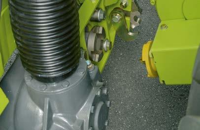 prvkům díky velkému servisnímu otvoru Vynikající přizpůsobení povrchu půdy mechanickým bočním vyrovnáváním