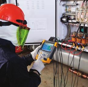 NOVÉ VÝROBKY Analyzátor motorů a kvality elektrické energie Fluke 438-II Rychlé a snadné zjišťování elektrického a mechanického výkonu elektromotorů a vyhodnocování kvality elektrické energie pomocí