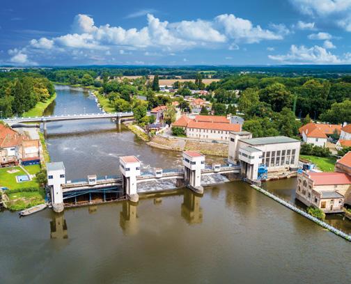 HISTORIE ELEKTRÁRNY Malá vodní elektrárna vznikla na pravém břehu Labe zásluhou dvou majitelů brandýských mlýnů Antonína Šolera a Bedřicha Schuberta.