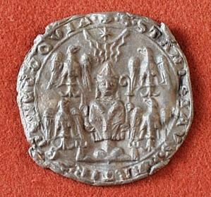 polovina 14. století, slitina olova a cínu - je spojován se slavnostmi ukazování ostatků (ostensio reliquiarum) na novoměstském Dobytčím trhu a dáván do souvislosti s Karlem IV.
