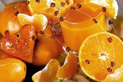 Ak budete mať po vianočnom obžerstve žalúdočné problémy, zachráni vás mango! Obsahuje vitamíny A, B, C, E a podporuje trávenie. Kupujte len nepoškodené a zrelé plody, zrelosť zistíte stlačením.