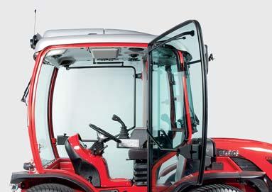 zvukovou izolací, nabízí kabina TTR 4400 HST