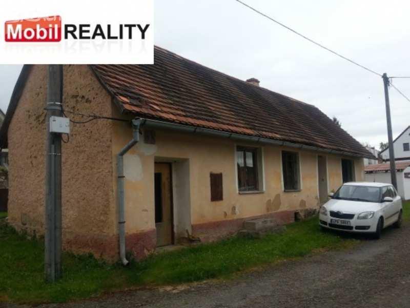 m2 a zahrada okolo domu má 137m2. 4) Kostelec, okr.