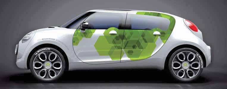 Nejkonvenčnější nabídkou je benzinový litrový motor, druhou je elektromotor napájený li-ion bateriemi.