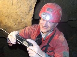 GEOLOGICKÝ KOMPAS MEOPTA Vybaven kyvadlovým svahoměrem, proto
