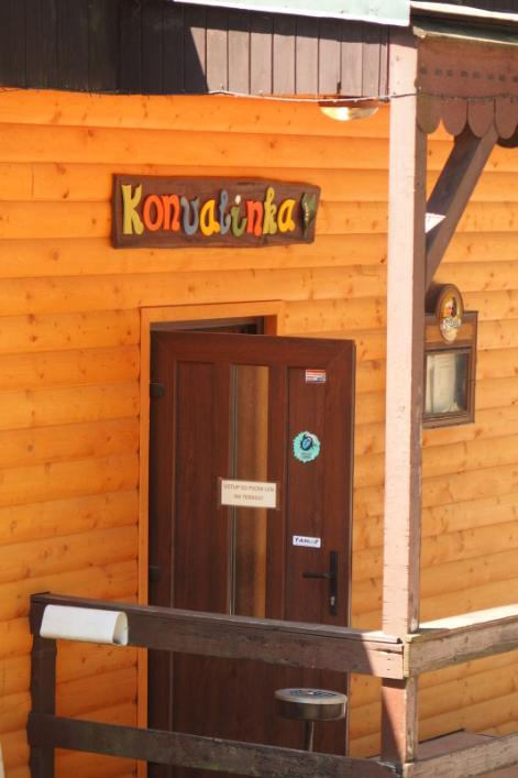 Príspevky klientov... Danka Boli sme pri jazere. Do jedálne (Konvalinka) sme išli na obed o jednej. Strážila som Benjiho. S Mary sme na neho dávali pozor.