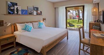 Resort je vhodný i pro golfisty, kteří mají poblíž v sesterském resortu Constance Belle Mare Plage k dispozici hned dvě 18-ti jamková hřiště.