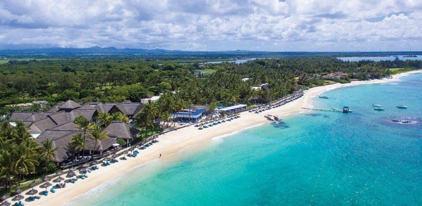 MAURICIUS Constance Belle Mare Plage ***** Constance Belle Mare Plage se nachází v chráněné zátoce na východním pobřeží Mauricia a táhne se podél nádherné 2 km dlouhé pláže