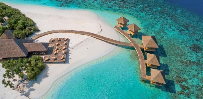 Maledivy Kudafushi Resort ****/* Nový resort na menším ostrůvku uprostřed atolu Raa je vhodným místem pro relaxaci i kvalitní šnorchlování přímo na domácím reefu.