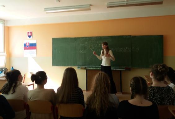 Ich formovanie je v tejto fáze dospievania nevyhnutné a je potrebné, aby žiaci mali svoje vzory aj v nás, učiteľoch.