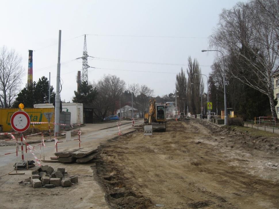 Zastávka Maloměřický most V současnosti probíhá velká rekonstrukce ulice Valchařské (viz obrázek 18) a zastávka je rozebrána.