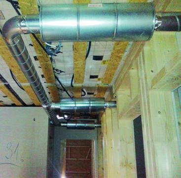 môjdom úsporný dom Celý systém sa ovláda veľmi jednoducho pomocou malého termostatu na ňom sa nastavuje letná i zimná prevádzka, hraničné teploty aj tri rýchlosti vetrania.