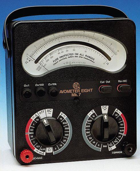 MPM 4.1.2/03/18 Metodika provozního měření s digitálními multimetry Strana: 34/39 Historie DMM Analogové multimetry byly vynalezeny v roku 1920.