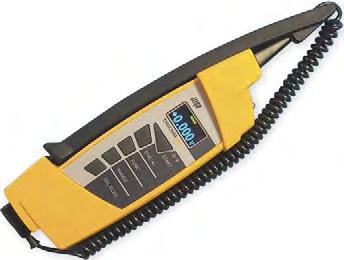 rozsahu 0,000 200 Ω proudem 200 ma Měření AC napětí do 460 V a DC napětí do 650 V Indikace fázového vodiče Bezdotyková indikace vodiče pod napětím Umožňuje určit sled fází Nový systém uložení