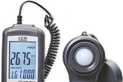 dotyková sonda, ø8 mm); USB-01 - USB kabel; UPCB-02 - kabel RS-232; SW-U801-WIN - software; AC/DC adaptér LUXMETR CEM DT-3809 Luxmetr s max.