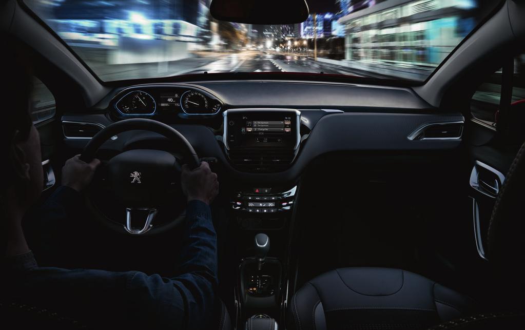 POŽITEK Z JÍZDY PEUGEOT i-cockpit vám při řízení zprostředkuje unikátní zážitky a pocity.