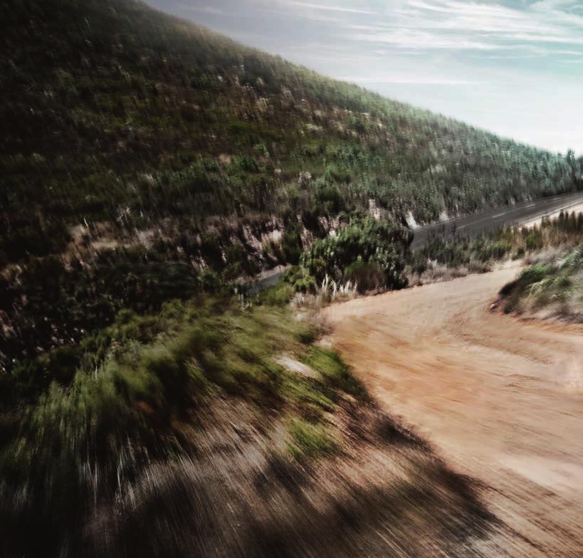 VŠESTRANNÉ SUV Inteligentní protiprokluzový systém Grip Control * působí na pohon předních kol a v kombinaci s pneumatikami 4Seasons Mud & Snow, které jsou certiikované i jako zimní, optimalizuje