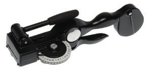 1,7 kg Podlahové pásky Nejčastěji používaným prostředkem pro podlahové značení jsou vinylové pásky, jejichž výhodou je vysoká životnost, ale zároveň