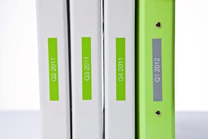 Tisk štítků 6 12 mm Dvouřádkový tisk Paměť na 30 štítků 617 symbolů / 3 velikosti písma Rozměry