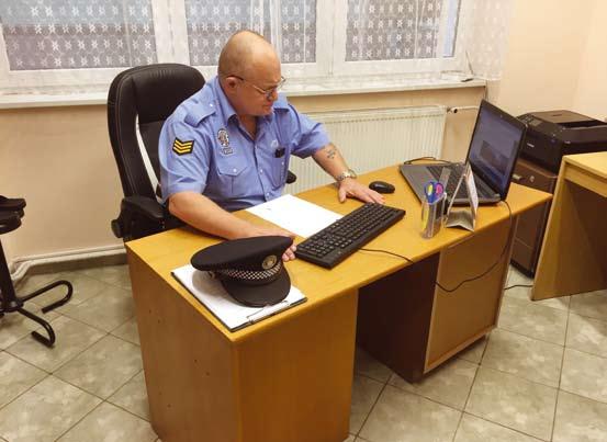 Obecní policie Hřensko od 1. září do 15. října 2018 Velký pták Dne 1. září při kontrole komunikace směr Děčín byl hlídkou OP zjištěn v pravém jízdním pruhu velký přejetý pták.