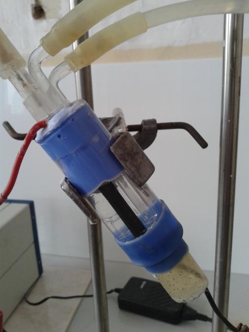 8. Zařízení pro elektrochemická měření Elektrochemické měření bylo prováděno na zařízení vyvinutém ve VZÚ Plzeň s.r.o., které nebylo v době zahájení diplomové práce funkční.