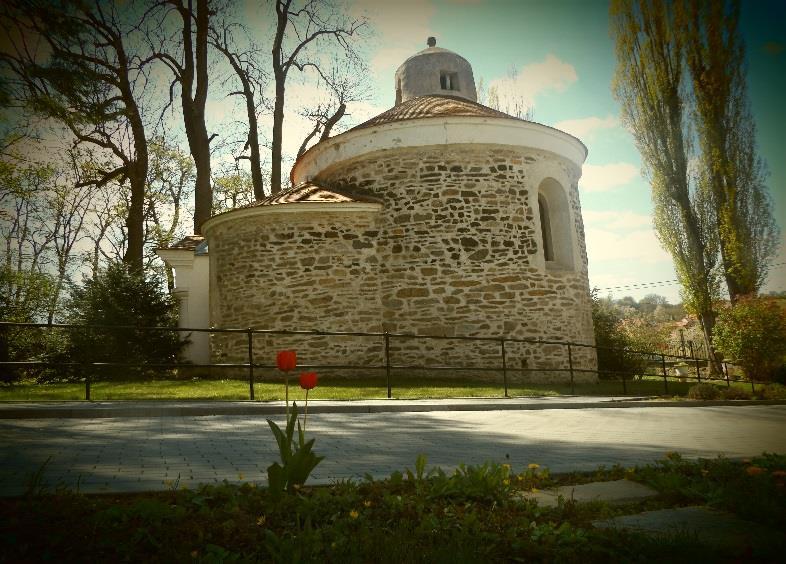 standardů a rozvoj organizace a to zpravidla každý třetí čtvrtek v měsíci ve složení: ředitel, vedoucí ekonomického a