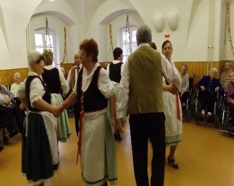 trénink za pomocí speciální sady pomůcek (individuální aktivita) ZÁJMOVÉ AKTIVITY Zahrádkářství - bylinkářství (individuální i skupinová aktivita) Péče o domácí zvíře - králikářství (individuální i