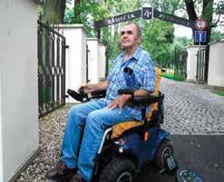 Ještě se zmíním o volnočasových aktivitách v sanatoriu Darkov. Ve volných chvílích jsme jezdili na elektrických vozících po městě a okolí.