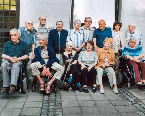 Píšete nám V kronice chtěli zachytit nejen jejich současný život, ale také se ve vzpomínkách vrátit do doby již minulé, do prvopočátků historie jejich srocování.
