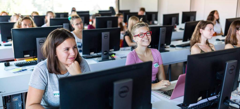 Zdroj: Czechitas Vybrané školy začnou ověřovat učební materiály pro informatiku Od září se ve vybraných mateřských, základních a středních školách začnou pokusně ověřovat a vytvářet učební materiály