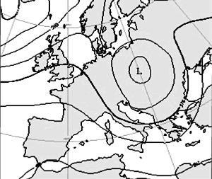 0 hpa a 500 hpa, ale i ve vyšších hladinách troposféry, jak je ukázáno na obrázcích 34 a 35. Během 13. 8.