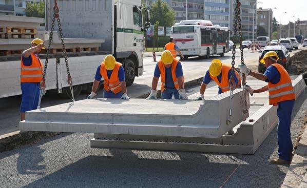 48 SILNIČNÍ BETONOVÉ ZASTÁVKOVÉ PANELY KS01 CSB SILNIČNÍ ZASTÁVKOVÉ BETONOVÉ PANELY skladebné rozměry mm hmonos název MJ výška násupní hrany výška panelu šířka délka kg/ks základní panel s násupní