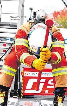 30 www.5plus2.cz Liberecký hasič je vdoupěti lvů DOKONČENÍ ZE STRANY 1 Právě spolupráci stýmy zdalších zemí ajejich přátelské vztahy sipipiš nejvíce pochvaluje. Atmosféra byla naprosto úžasná.