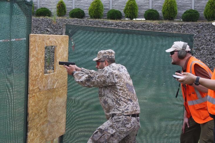 Střílelo se z airsoftových zbraní v rámci pravidel Lidové obranné střelby (počet nábojů, terčů, zásahy, čas, krytí, pohyb atd.).