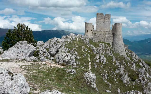 Abruzzo Oblast Abruzzo leží ve střední Itálii východně od