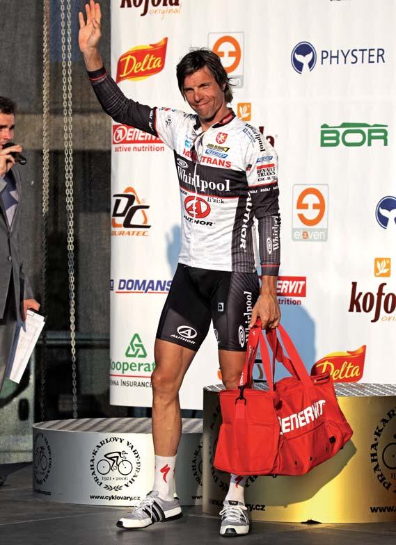 250. km nástup trojice závodníků v čele s Danilem Hondem (PSK Whirlpool-Author), spolu s ním Hrvoje Miholjevič (Loborika) a Marko Kump (Adria Mobil) 252.
