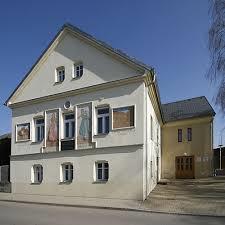 Počet obyvatel: 1 387 Základní škola: Ne Mateřská škola Počet čtenářů: 505/162 děti AKS: Clavius