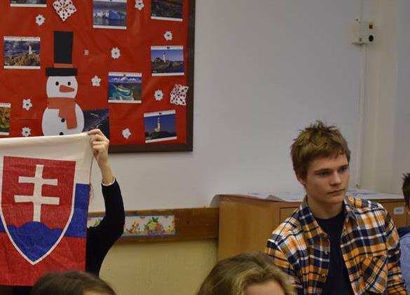 Tilgnerka škr. šk. rok 2014/2015 2017/2018 č.1 3 EDUCATE SLOVAKIA alebo Ako sa učí o svete? Projekt Educate Slovakia je na Tilgnerke tradíciou.