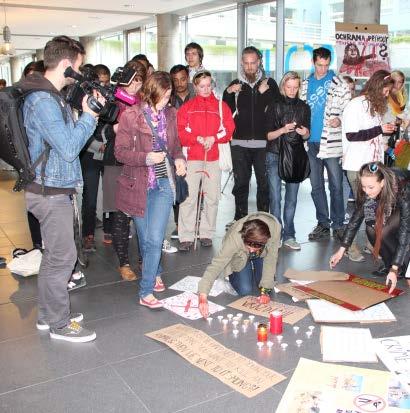 protest na MENDLOVĚ UNIVERZITĚ V BRNĚ Spolek Prales dětem zorganizoval v květnu veřejný protest na Mendelové univerzitě v Brně proti přednášce trofejové