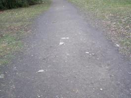 Nezpevněný povrch Štěrk, písek, hlína, tráva atd.