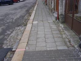 Standardně vybíráme pouze jednu možnost, v krajním případě lze zaškrtnout i více možností (je vhodné následně do pole formuláře Poznámky uvést upřesňující informaci o poloze tohoto krátkého odlišného
