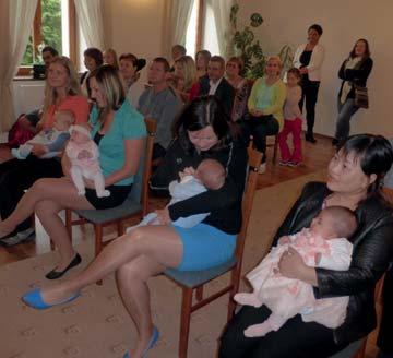 let 70 let VÍTÁNÍ OBČÁNKŮ V sobotu 23. září 2017 jsme vítali ve dvou skupinách deset nově narozených občánků, jejichž jména byla zveřejněna v minulém Zpravodaji.