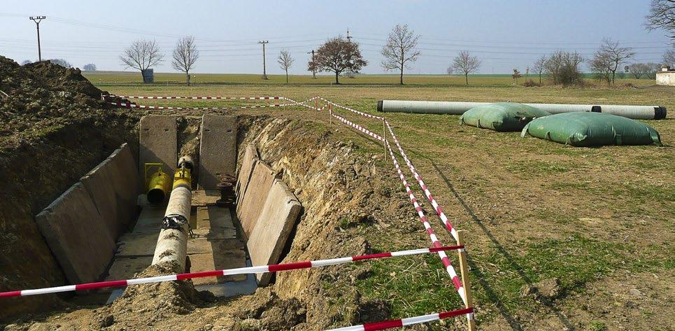 Stresstesty na nově budovaných potrubích Pro zvýšení spolehlivosti nově budovaných ocelových potrubí během budoucího provozu provádí CEPS v souladu s nejmodernějšími evropskými technickými standardy