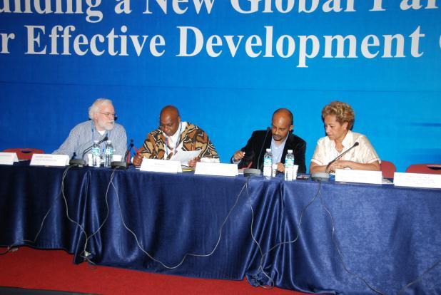 Od července do začátku prosince 2011 jsme připomínkovali jednotlivé návrhy (drafty) dokumentu Busan Partnership for Effective Development Cooperation a podíleli se na přípravě pozičních dokumentů
