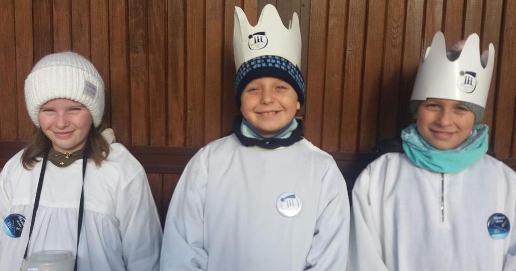 OHLÉDNUTÍ Poprvé jsme zorganizovali sbírku roku 2001, a to v Borovnici, Otročicích, Chmelné, Kuňovicích a Mnichovicích. Králové byli tehdy tři Jiří Foller (st.). Tomáš Kučera a Tomáš Lichtenberg.