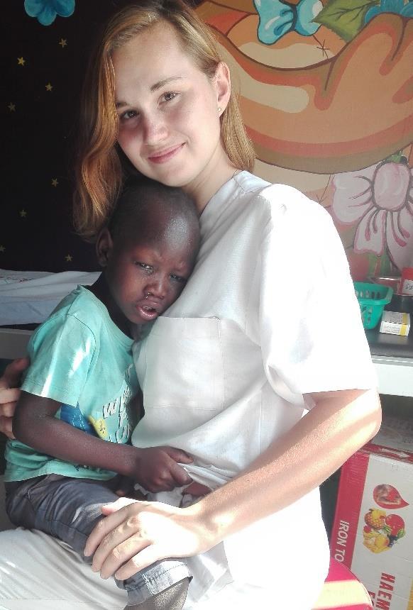 UGANDA OČIMA ADÉLY KUCHARČÍKOVÉ Už je to téměř 4 měsíce, co jsem se vrátila z Ugandy, ale rozhodně nemůžu říct, že by tím moje africké dobrodružství skončilo.