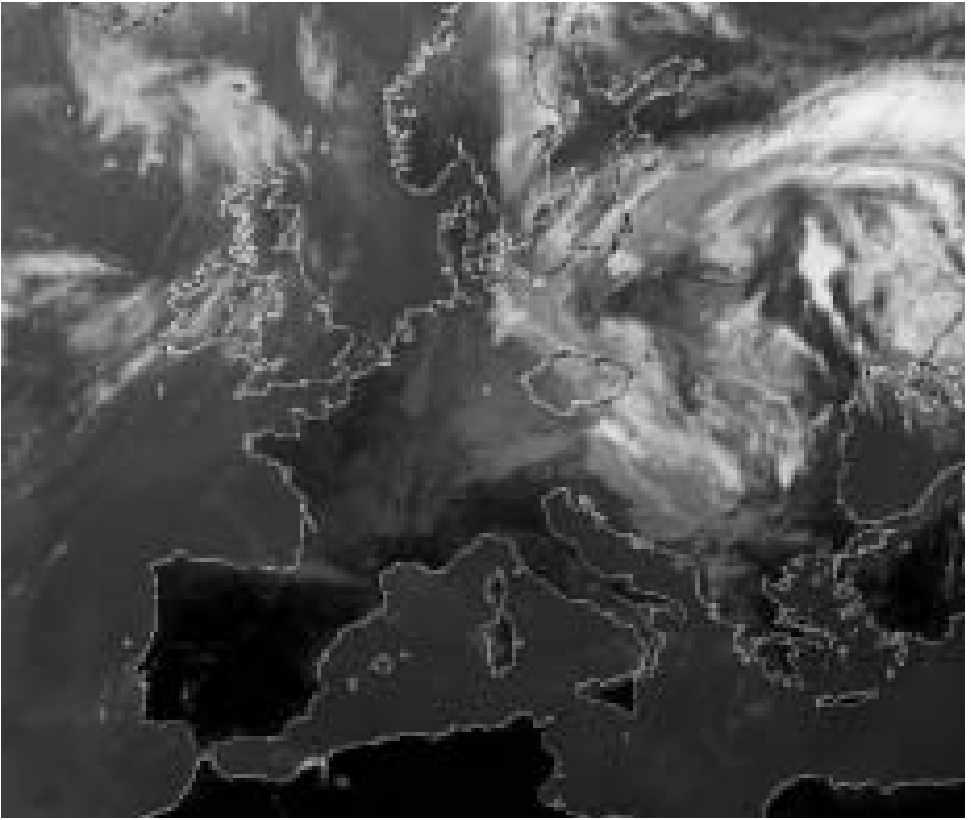 0 hpa a 500 hpa, ale i ve vyšších hladinách troposféry, jak je ukázáno na obrázcích 34 a 35. Během 13. 8.