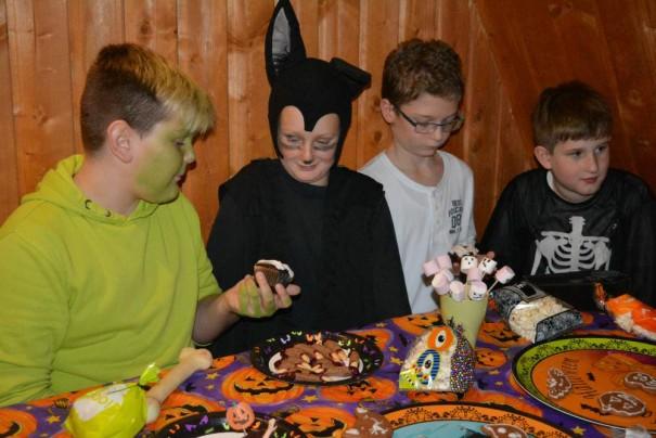 Každý den je zde s dětmi přítomen pedagogický dozor, který se v tomto roce rozrostl o tři nové slečny.
