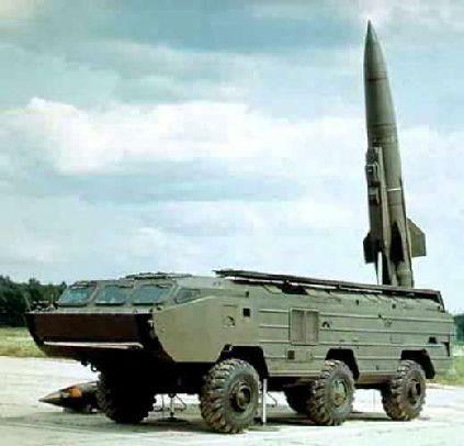 PARAMETRY KOMPLETU Parametr / typ rakety 9M79B Rozměry OZ - d/š/v (mm) Hmotnost OZ bez rakety (kg) Dolet rakety (km) Výška dráhy letu Délka rakety (mm) Průměr rakety (mm) Rozpětí kormidel (mm)